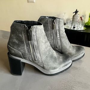 Sorel platform booties
